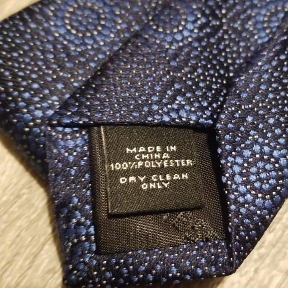 ExpressNarrow Medallion Pattern - Picture 2 of 4